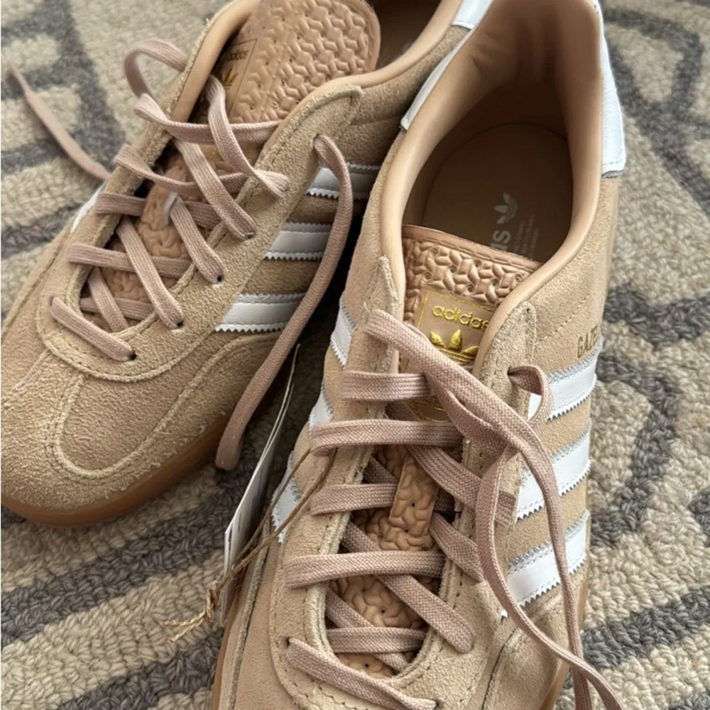 Adidas Gazelle Beige Sneakers - Picture 1 of 4